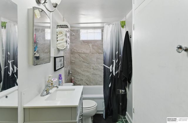 401 S 38th Avenue, Omaha, NE 68131