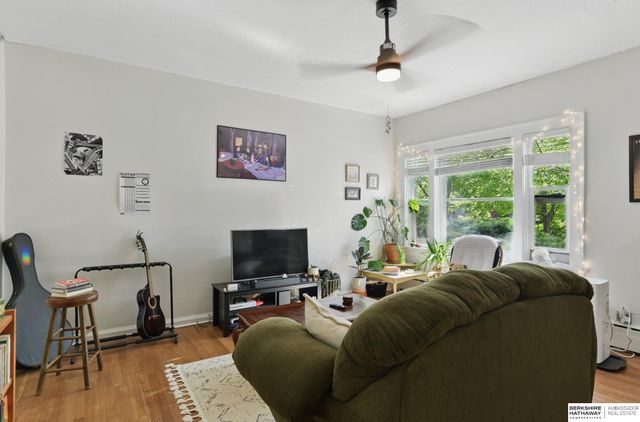 401 S 38th Avenue, Omaha, NE 68131