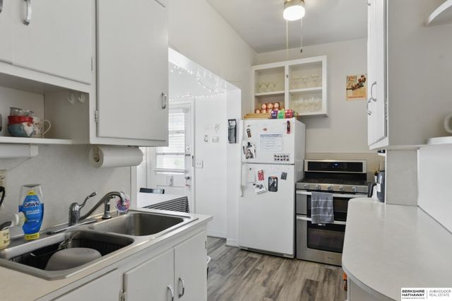 401 S 38th Avenue, Omaha, NE 68131