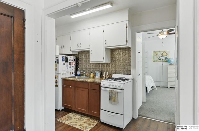 401 S 38th Avenue, Omaha, NE 68131