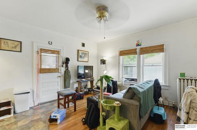 401 S 38th Avenue, Omaha, NE 68131