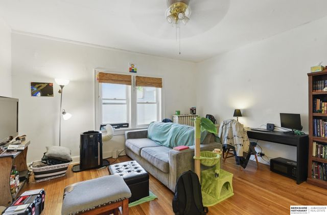 401 S 38th Avenue, Omaha, NE 68131