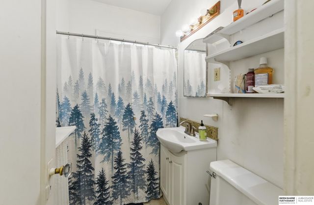 401 S 38th Avenue, Omaha, NE 68131