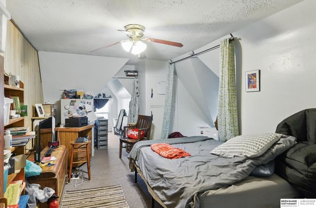 401 S 38th Avenue, Omaha, NE 68131