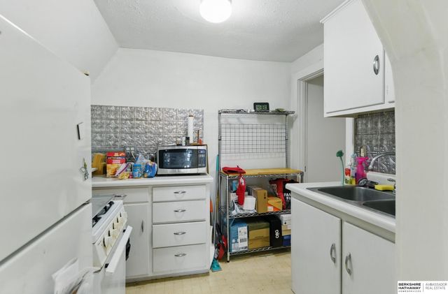 401 S 38th Avenue, Omaha, NE 68131