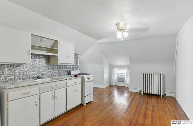 401 S 38th Avenue, Omaha, NE 68131