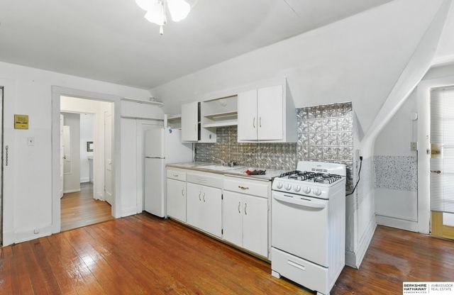 401 S 38th Avenue, Omaha, NE 68131