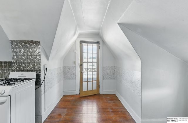 401 S 38th Avenue, Omaha, NE 68131