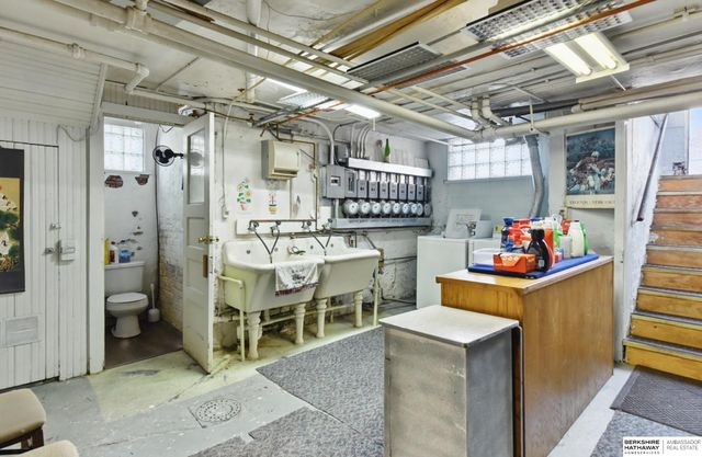 401 S 38th Avenue, Omaha, NE 68131