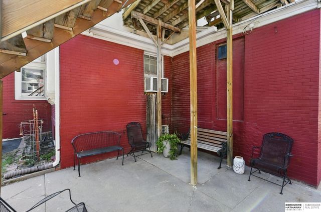 401 S 38th Avenue, Omaha, NE 68131