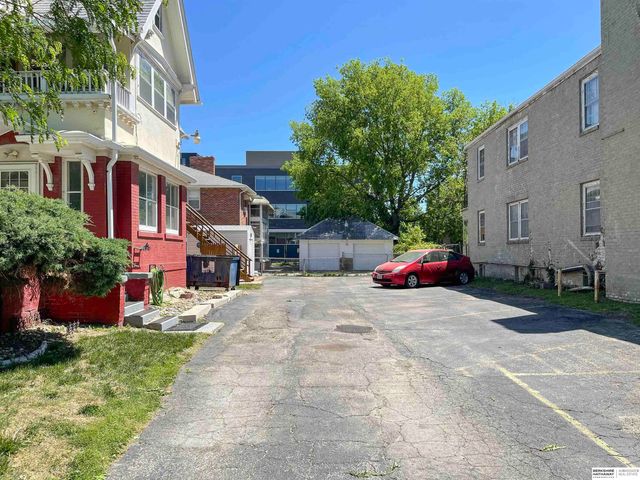 401 S 38th Avenue, Omaha, NE 68131