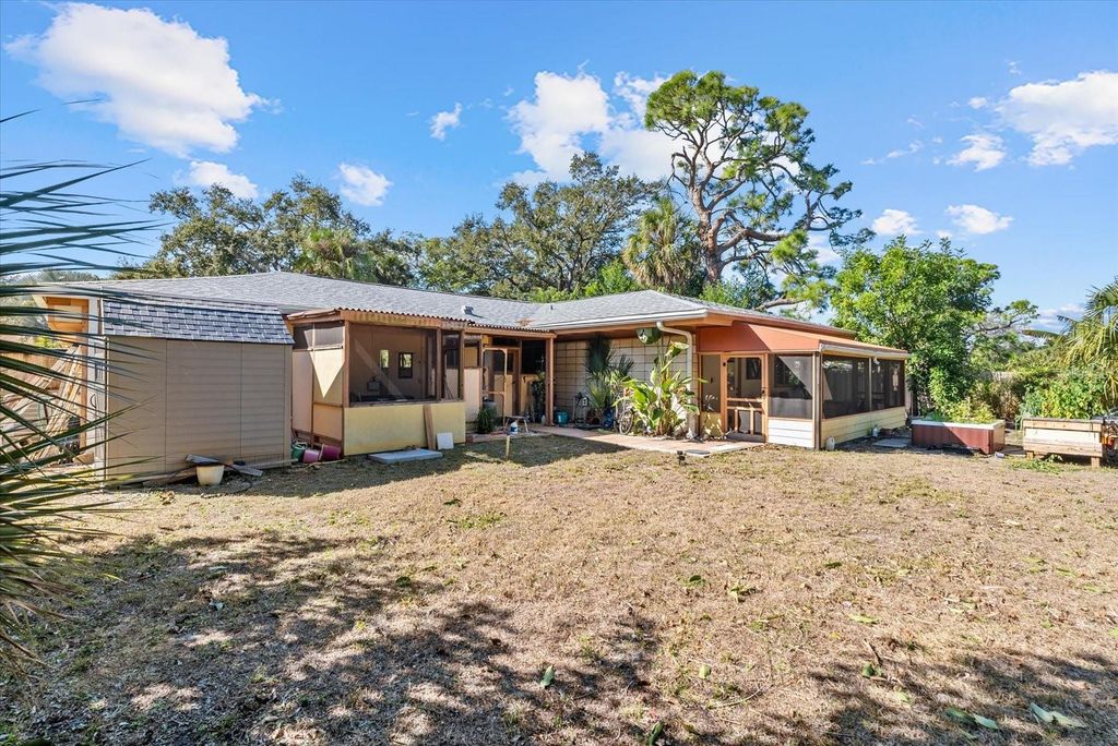 Image 20 of property listing at 1717 HAZELWOOD STREET, Sarasota, FL 34231