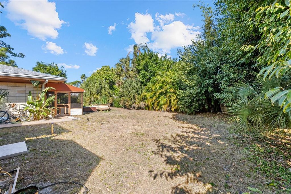 Image 21 of property listing at 1717 HAZELWOOD STREET, Sarasota, FL 34231