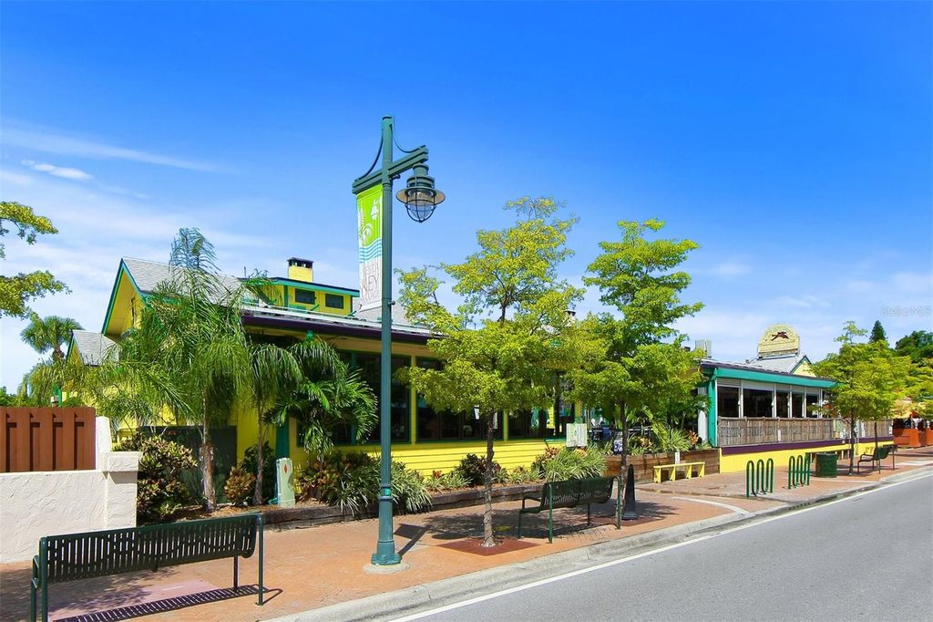 Image 38 of property listing at 1717 HAZELWOOD STREET, Sarasota, FL 34231