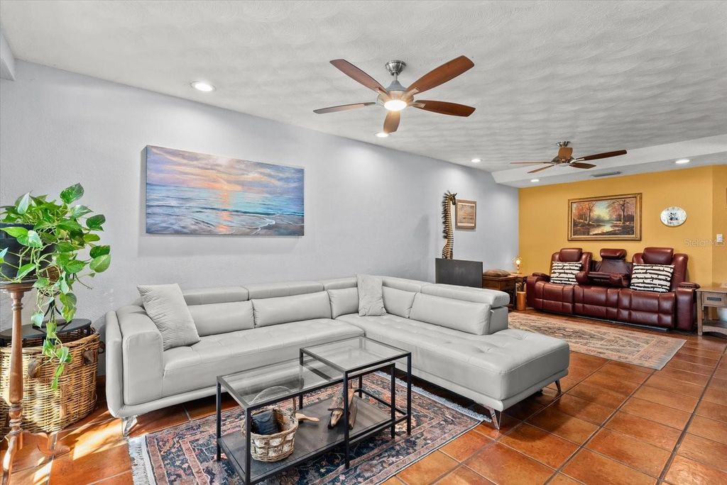 Image 5 of property listing at 1717 HAZELWOOD STREET, Sarasota, FL 34231