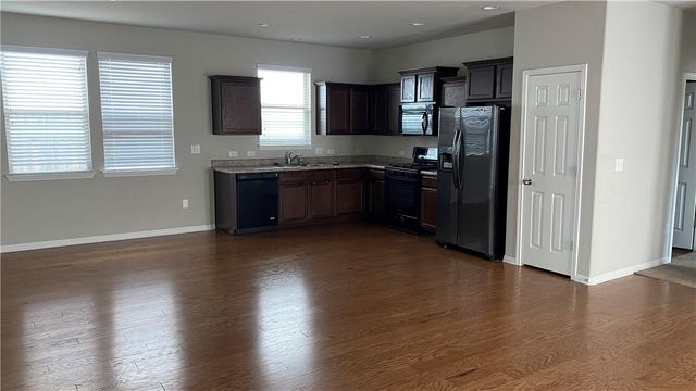 430 Twisted Oaks LN, Buda, TX 78610