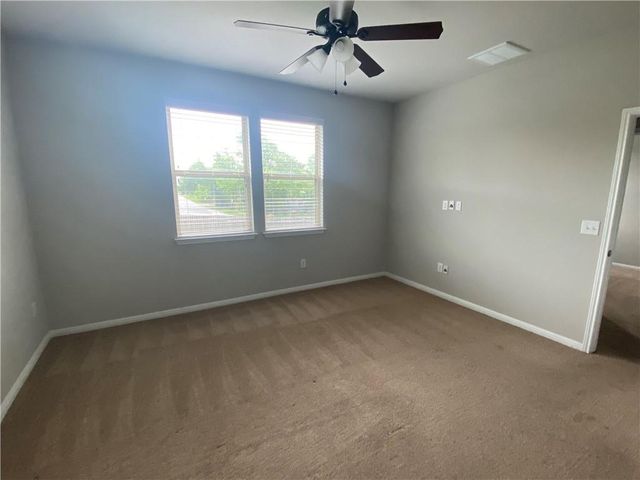 430 Twisted Oaks LN, Buda, TX 78610