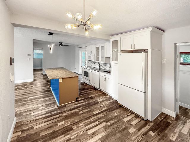 1303 E MURIEL STREET, Orlando, FL 32806