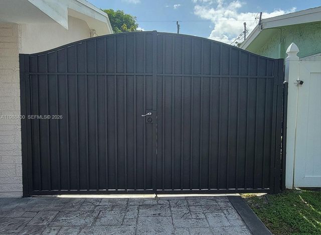 8140 NW 11th Ct 8140, Pembroke Pines, FL 33024