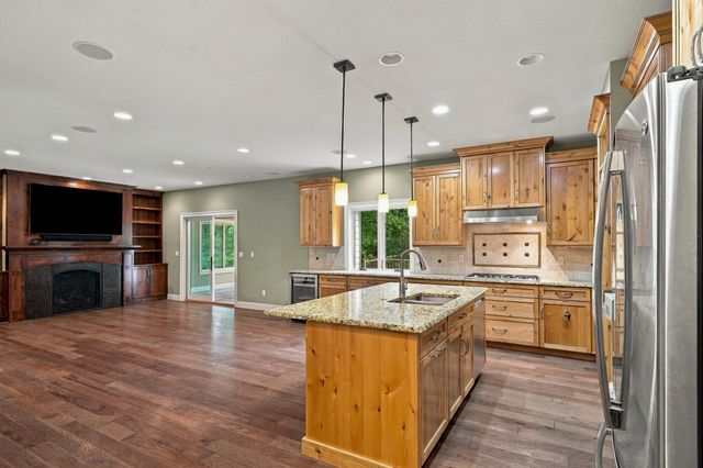 530 N ROUTE O, Rocheport, MO 65279