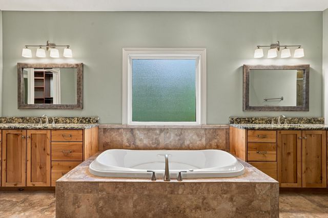 530 N ROUTE O, Rocheport, MO 65279