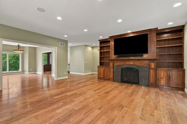 530 N ROUTE O, Rocheport, MO 65279