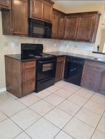 3318 Shallow Creek Dr, Corpus Christi, TX 78410