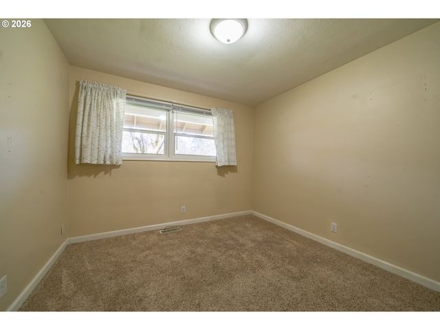 5940 MACLEAY Rd Se, Salem, OR 97317