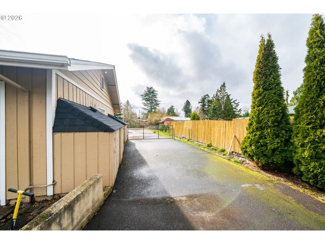 5940 MACLEAY Rd Se, Salem, OR 97317