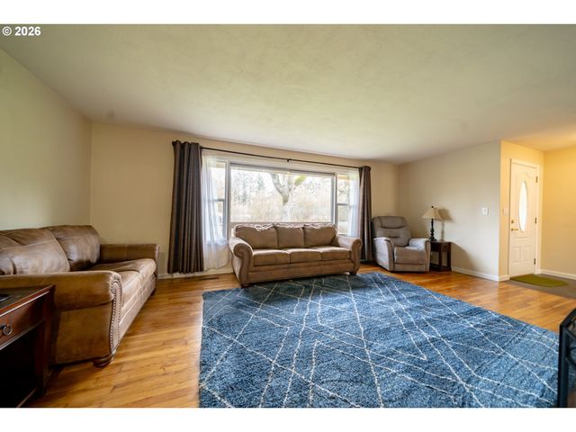 5940 MACLEAY Rd Se, Salem, OR 97317