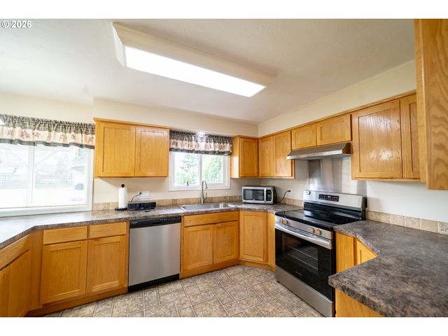 5940 MACLEAY Rd Se, Salem, OR 97317