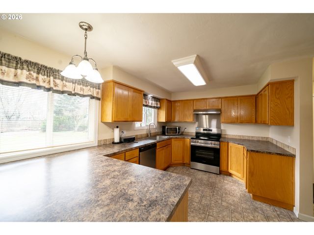 5940 MACLEAY Rd Se, Salem, OR 97317