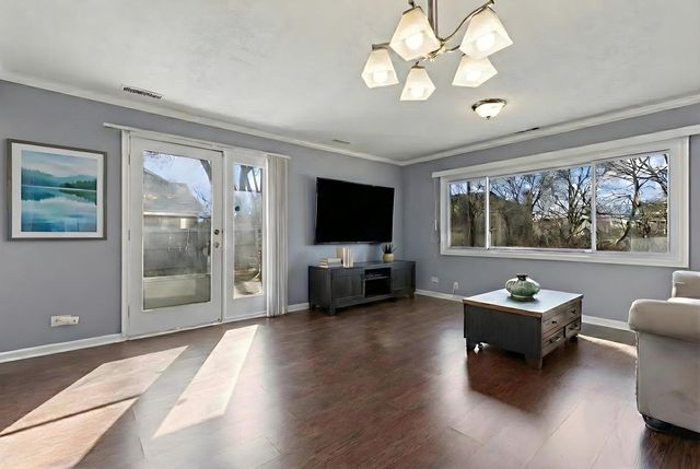 5524 S Bruner Street, Hinsdale, IL 60521