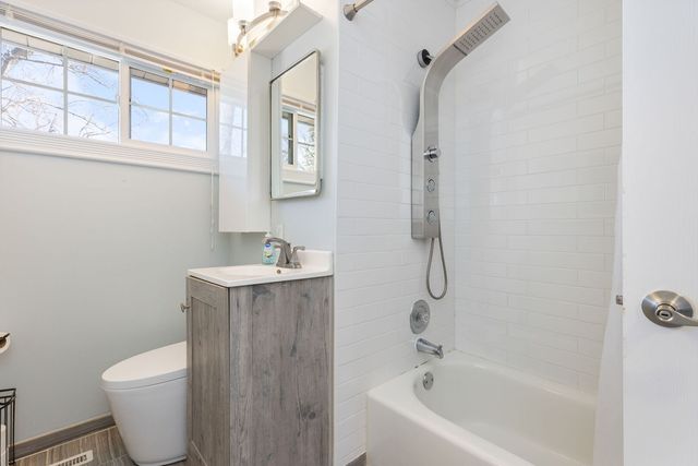 5524 S Bruner Street, Hinsdale, IL 60521