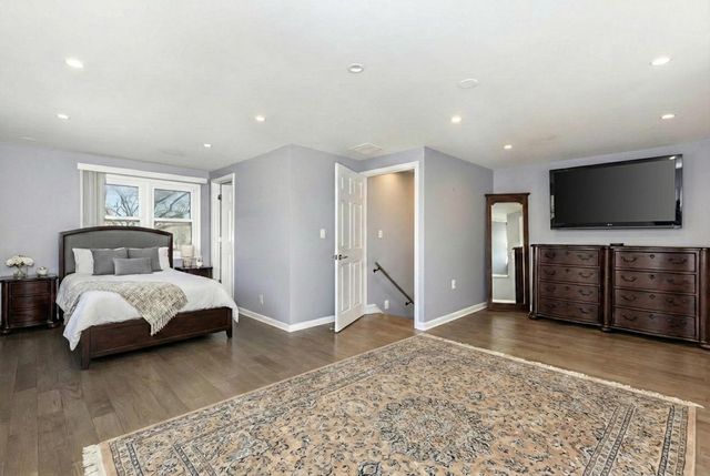 5524 S Bruner Street, Hinsdale, IL 60521