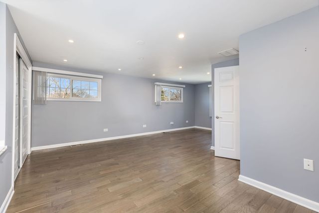 5524 S Bruner Street, Hinsdale, IL 60521