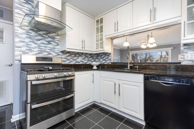 5524 S Bruner Street, Hinsdale, IL 60521