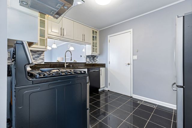 5524 S Bruner Street, Hinsdale, IL 60521