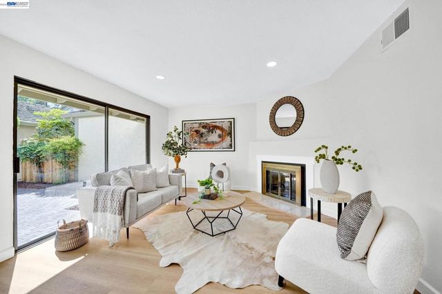 34380 Gadwall Cmn, Fremont, CA 94555