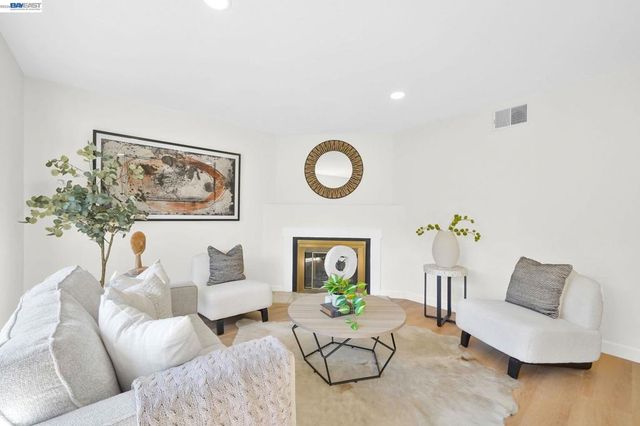 34380 Gadwall Cmn, Fremont, CA 94555