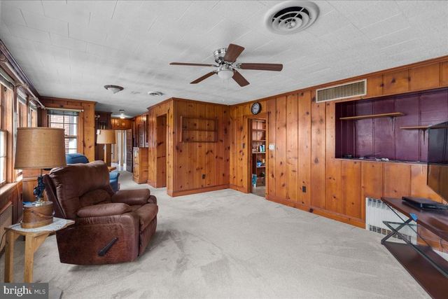 40 CAVE ST, Luray, VA 22835