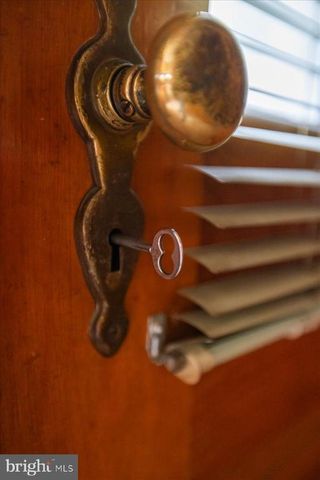 40 CAVE ST, Luray, VA 22835