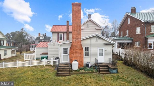 40 CAVE ST, Luray, VA 22835