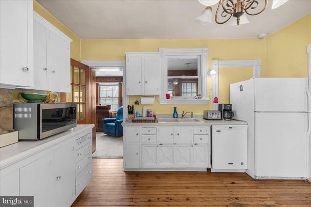 40 CAVE ST, Luray, VA 22835