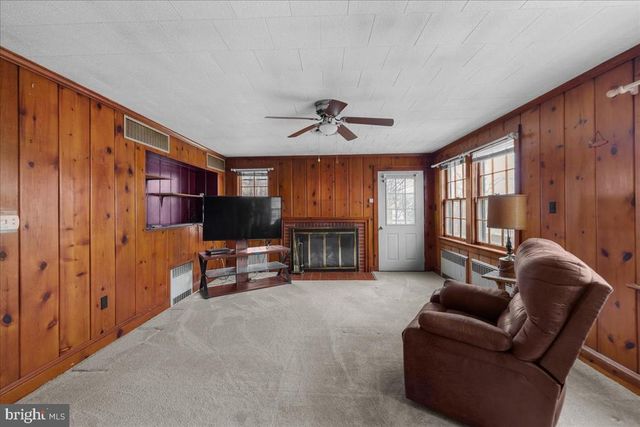 40 CAVE ST, Luray, VA 22835