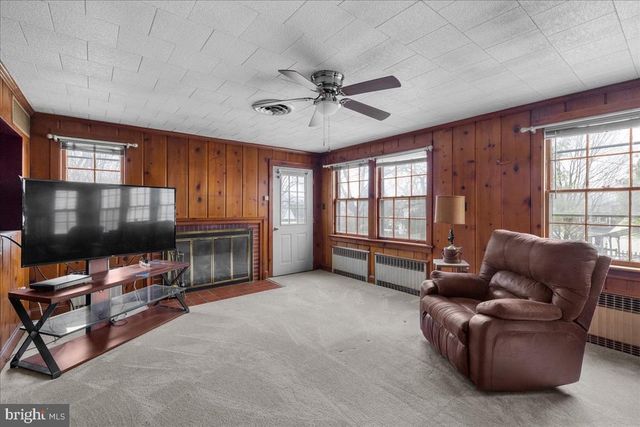 40 CAVE ST, Luray, VA 22835