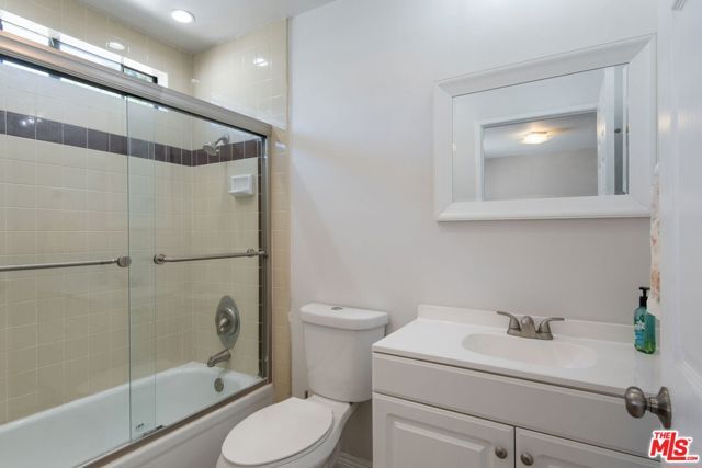 6420 Hazeltine Avenue 9, Los Angeles, CA 91401