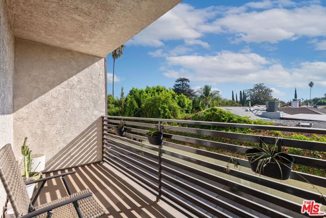 6420 Hazeltine Avenue 9, Los Angeles, CA 91401