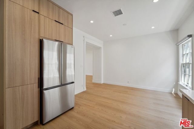 9122 W 3rd Street, Los Angeles, CA 90048