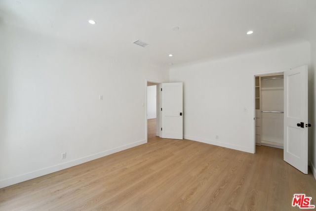 9122 W 3rd Street, Los Angeles, CA 90048